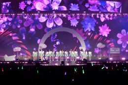 'BNK48 & CGM48' โชว์พลังเจนใหม่กว่า 49 ชีวิตกับคอนเสิร์ตเต็มรูปแบบ พร้อมอำลา 'CGM48' รุ่นที่1 จบการศึกษาน้ำตาท่วมฮอลล์  