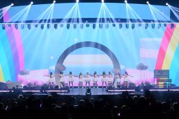 'BNK48 & CGM48' โชว์พลังเจนใหม่กว่า 49 ชีวิตกับคอนเสิร์ตเต็มรูปแบบ พร้อมอำลา 'CGM48' รุ่นที่1 จบการศึกษาน้ำตาท่วมฮอลล์  