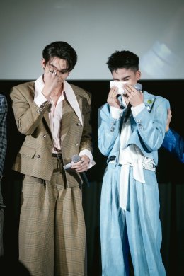 CHANGE2561 ทำถึง!! จัดเต็มเซอร์ไพรส์ส่งท้าย "CLASS CRUSH CRISIS" เพื่อนสนิทระวังคิดไม่ซื่อ ปิดโรงหนังร่วมชมพร้อมแฟนคลับนับพัน ปังจนบัตร Sold Out ทุกที่นั่ง เต็มอิ่มไปด้วยรอยยิ้มและน้ำตาแห่งความสุข ในงาน "CLASS CRUSH CRISIS FINAL EPISODE&amp
