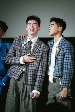 CHANGE2561 ทำถึง!! จัดเต็มเซอร์ไพรส์ส่งท้าย "CLASS CRUSH CRISIS" เพื่อนสนิทระวังคิดไม่ซื่อ ปิดโรงหนังร่วมชมพร้อมแฟนคลับนับพัน ปังจนบัตร Sold Out ทุกที่นั่ง เต็มอิ่มไปด้วยรอยยิ้มและน้ำตาแห่งความสุข ในงาน "CLASS CRUSH CRISIS FINAL EPISODE&amp