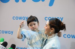 โคเวย์ กับ 'แม่ชม - น้องเกล' ชวนยกบ้านสู่คุณภาพชีวิตที่ดีกว่า กับแคมเปญ "โคเวย์ยกบ้าน"