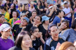 กรี๊ดสนั่นบางนา! 'ศรราม น้ำเพชร' นำทีมแม่ยกสร้างปรากฏการณ์ "ลิเก x แอโรบิกหน้าโลตัส" ม่วนมันส์จนเวทีสะเทือน