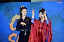  iQIYI Starship ยกทัพซีรีส์ "Cage of Shadows กรงขังแห่งเงา"  ลัดฟ้าเยือนไทย นำทีมโดย 'หลิวเหม่ยหาน, ฟู่จิง, มู่หลาน' และ 'เจี่ยงซ่างซี' ปรากฏตัวในชุดย้อนยุคสุดอลังการ พาผู้ชมร่วมสัมผัสบรรยากาศ "หอหลิงหยา" แบบสมจริง