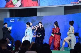  iQIYI Starship ยกทัพซีรีส์ "Cage of Shadows กรงขังแห่งเงา"  ลัดฟ้าเยือนไทย นำทีมโดย 'หลิวเหม่ยหาน, ฟู่จิง, มู่หลาน' และ 'เจี่ยงซ่างซี' ปรากฏตัวในชุดย้อนยุคสุดอลังการ พาผู้ชมร่วมสัมผัสบรรยากาศ "หอหลิงหยา" แบบสมจริง