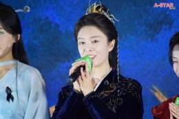  iQIYI Starship ยกทัพซีรีส์ "Cage of Shadows กรงขังแห่งเงา"  ลัดฟ้าเยือนไทย นำทีมโดย 'หลิวเหม่ยหาน, ฟู่จิง, มู่หลาน' และ 'เจี่ยงซ่างซี' ปรากฏตัวในชุดย้อนยุคสุดอลังการ พาผู้ชมร่วมสัมผัสบรรยากาศ "หอหลิงหยา" แบบสมจริง