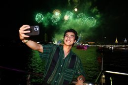 “ไบร์ท” และ “เฟย” นำทีมเปิดประสบการณ์ความชิลเหนือระดับรูปแบบใหม่ ชวน “โอม-คริส-นิว” พร้อม “ป๊อก-มาร์กี้” ล่องเรือหรูกลางเจ้าพระยาและปาร์ตี้สุดเอ็กซ์คลูซีฟ ในกิจกรรม “Chang Cold Brew Cool Club” The New Experience of Chill