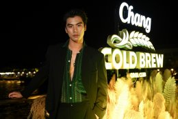 “ไบร์ท” และ “เฟย” นำทีมเปิดประสบการณ์ความชิลเหนือระดับรูปแบบใหม่ ชวน “โอม-คริส-นิว” พร้อม “ป๊อก-มาร์กี้” ล่องเรือหรูกลางเจ้าพระยาและปาร์ตี้สุดเอ็กซ์คลูซีฟ ในกิจกรรม “Chang Cold Brew Cool Club” The New Experience of Chill