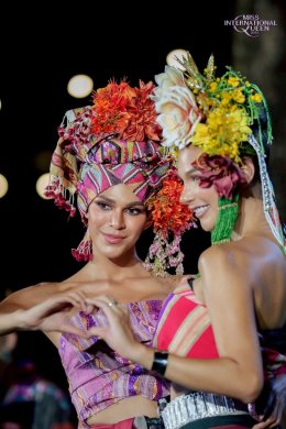 รับชมการถ่ายทอดสด! 27 สาวงามจากทั่วโลกกับนิยามใหม่แห่งแฟชั่นชั้นสูงของไทย เฉลิมฉลองวาระครบรอบ 20 ปี Miss International Queen® ผ่านทาง YouTube : Miss International Queen