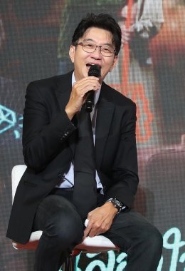 "เอ็ม สตูดิโอ" "คาร์แมนไลน์ สตูดิโอ" และ "จังก้า สตูดิโอ" จัดงานกาล่าฉลองความน้ำเน่าของชีวิต ไปกับภาพยนตร์ไทยส่งท้ายปี "คุณชายน์ (The Cliche)" 26 ธันวาคมนี้