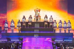 แฟนๆ แสดงความยินดี "เฟนี" สมาชิกวง "Quadlips" คว้าอันดับหนึ่ง ตำแหน่ง Center JKT48