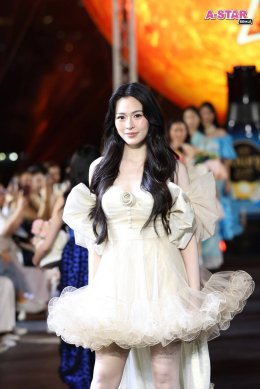 สวยจึ้งกระแทกตา! 'หลิงหลิง คอง' ออร่าพุ่งบนแคทวอล์ก DOWNY LUXE SUNWAY พร้อมนั่งแท่น Brand Ambassador "ดาวน์นี่ ลักซ์" หอมแดด ทุกที่ ทุกเวลา