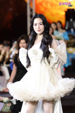 สวยจึ้งกระแทกตา! 'หลิงหลิง คอง' ออร่าพุ่งบนแคทวอล์ก DOWNY LUXE SUNWAY พร้อมนั่งแท่น Brand Ambassador "ดาวน์นี่ ลักซ์" หอมแดด ทุกที่ ทุกเวลา