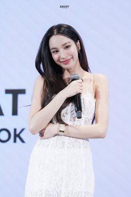 'เอนจอย ธิดารัตน์' ร่วมแบ่งปันโมเมนต์ความประทับใจกับแฟนคลับในงาน "【Enjoy Thidarat Exclusive Heartbeat Moments 】- 1st Solo Fansign In BANGKOK" ท่ามกลางกระแสการต้อนรับอย่างอบอุ่นของแฟนๆ