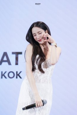 'เอนจอย ธิดารัตน์' ร่วมแบ่งปันโมเมนต์ความประทับใจกับแฟนคลับในงาน "【Enjoy Thidarat Exclusive Heartbeat Moments 】- 1st Solo Fansign In BANGKOK" ท่ามกลางกระแสการต้อนรับอย่างอบอุ่นของแฟนๆ