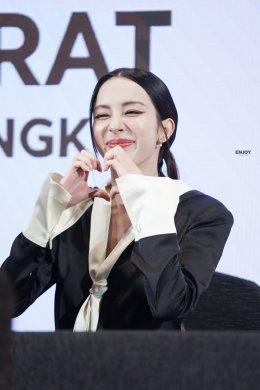 'เอนจอย ธิดารัตน์' ร่วมแบ่งปันโมเมนต์ความประทับใจกับแฟนคลับในงาน "【Enjoy Thidarat Exclusive Heartbeat Moments 】- 1st Solo Fansign In BANGKOK" ท่ามกลางกระแสการต้อนรับอย่างอบอุ่นของแฟนๆ