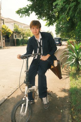 The BESTS ทีมอัพกับ BLVCKHEART ถ่ายทอดความคิดถึง ใน "ห่างเหิน (Distance)" เพลงใหม่กลิ่นไอ 80s Jazz 