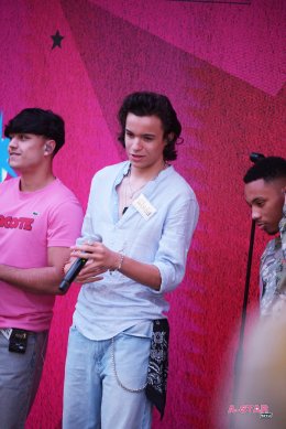 December 10 ทำใจละลาย ร้องสดกลางสยาม เสิร์ฟความน่ารักใน Meet & Greet อย่างใกล้ชิด ไลฟ์รายการ Thailand Music Countdown พร้อมเตรียมคอนเทนต์ในไทยให้ติดตามกันอีกเพียบ!