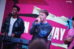 December 10 ทำใจละลาย ร้องสดกลางสยาม เสิร์ฟความน่ารักใน Meet & Greet อย่างใกล้ชิด ไลฟ์รายการ Thailand Music Countdown พร้อมเตรียมคอนเทนต์ในไทยให้ติดตามกันอีกเพียบ!