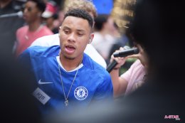 December 10 ทำใจละลาย ร้องสดกลางสยาม เสิร์ฟความน่ารักใน Meet & Greet อย่างใกล้ชิด ไลฟ์รายการ Thailand Music Countdown พร้อมเตรียมคอนเทนต์ในไทยให้ติดตามกันอีกเพียบ!