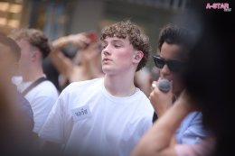 December 10 ทำใจละลาย ร้องสดกลางสยาม เสิร์ฟความน่ารักใน Meet & Greet อย่างใกล้ชิด ไลฟ์รายการ Thailand Music Countdown พร้อมเตรียมคอนเทนต์ในไทยให้ติดตามกันอีกเพียบ!