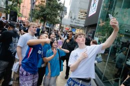 December 10 ทำใจละลาย ร้องสดกลางสยาม เสิร์ฟความน่ารักใน Meet & Greet อย่างใกล้ชิด ไลฟ์รายการ Thailand Music Countdown พร้อมเตรียมคอนเทนต์ในไทยให้ติดตามกันอีกเพียบ!