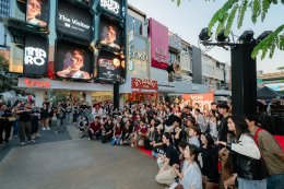 มิ้น AF3-แอน AF6 แท็กทีมนำคนนับร้อยร้องประสานเสียง "Die On This Hill" กระหึ่มสยาม! SIENNA SPIRO รีโพสต์ตอบรับพลังแฟนไทย เพิ่มความมั่นใจให้เหล่านักล่าฝัน