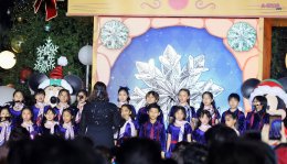 4EVE - Billkin พร้อมทัพคนดังแน่นลานเซ็นทรัลเวิลด์ ฉลองเปิดไฟต้นคริสต์มาสสูงที่สุดในเอเชียตะวันออกเฉียงใต้! กับงาน "Disney The Magical Stars 2026"