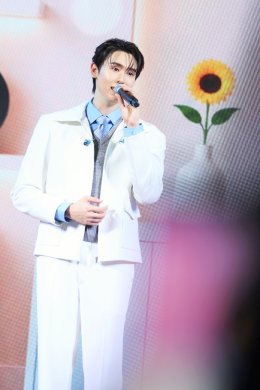  ES เปิดตัวเซรั่มบูสต์ผิว 3 สูตร พร้อมคว้า 'บุ๊ค-กษิดิ์เดช ปลูกผล'  นั่งแท่นพรีเซ็นเตอร์คนแรกของแบรนด์ เดินหน้าสร้างมาตรฐานใหม่ให้วงการ Medical Skincare ไทย  