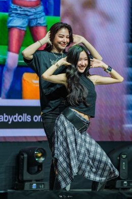 ฮ็อบไม่ไหว! 'ฝ้าย-อะตอม' แจกความฟินไม่กั๊กมัดใจอินเตอร์แฟน ในงาน FAYEATOM 1ST FAN MEETING 'CALL ME BOSS' IN MANILA