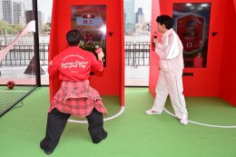 พีพี กฤษฏ์, บิวกิ้น และ PUN ร่วมฉลองโมเมนต์สุดพิเศษ FIFA World Cup Trophy Tour by Coca-Cola เยือนกรุงเทพฯ อย่างยิ่งใหญ่ ขนทัพ T-POP สุดปัง พร้อมโชว์โดรนสุดตระการตาเหนือแม่น้ำเจ้าพระยา เปลี่ยนไอคอนสยามให้เป็นมหกรรมแห่งดนตรี วัฒนธรรม และมนต์เสน่ห์ของฟุตบอล