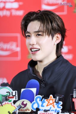 พีพี กฤษฏ์, บิวกิ้น และ PUN ร่วมฉลองโมเมนต์สุดพิเศษ FIFA World Cup Trophy Tour by Coca-Cola เยือนกรุงเทพฯ อย่างยิ่งใหญ่ ขนทัพ T-POP สุดปัง พร้อมโชว์โดรนสุดตระการตาเหนือแม่น้ำเจ้าพระยา เปลี่ยนไอคอนสยามให้เป็นมหกรรมแห่งดนตรี วัฒนธรรม และมนต์เสน่ห์ของฟุตบอล