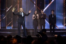 ซีรีส์ "สงครามส่งด่วน" ยืนหนึ่ง!! ผงาดคว้า 9 รางวัลนาฏราช ครั้งที่ 17