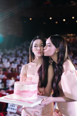 แทนคำขอบคุณ 'จินนี่-เจน่า' จับมือส่งความรัก จัดงาน "พิษรัก Poisonous Love Special Episode" ปิดโปรเจกต์อย่างสวยงาม