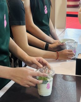 'BNK48 & CGM48' แวะเช็คอิน "HACHI CHA" พร้อมเสิร์ฟมัทฉะเหล่าแฟนคลับสุดฟิน ในงาน JAPAN EXPO THAILAND 2026