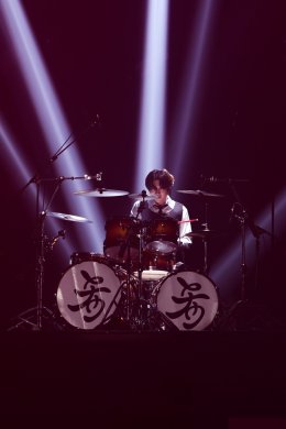 SUPER JUNIOR ตำนานที่ยังคงสร้างตำนานอันยิ่งใหญ่ต่อไป โชว์สุดยอดการแสดงฉลองครบรอบ 20 ปี <SUPER SHOW 10> บัตรหมดทั้ง 2 รอบ รวมผู้ชมกว่า 22,000 คน ครองบัลลังก์ศิลปินเกาหลีวงแรกที่สามารถจัดคอนเสิร์ตในประเทศไทยได้ติดต่อกันเป็นครั้งที่ 10!