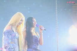 รักล้นอิมแพ็ค! 'หลิง-ออม' ทำฮอลล์กลายเป็นสีชมพู พร้อมขึ้นแท่นประวัติศาสตร์ครั้งใหม่ของคู่แซฟฟิกแห่งปี!! ใน "HER & HERS LINGORM 1st FANCON" 