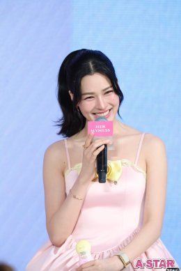 'หลิงหลิง คอง' ขึ้นแท่น "Sis หลิง" ขวัญใจคนรุ่นใหม่ ชวนดูแลตัวเองให้ "ดีพอและพอดี" ด้วย HER HYNESS Marshmallow Sunscreen