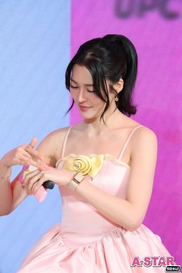 'หลิงหลิง คอง' ขึ้นแท่น "Sis หลิง" ขวัญใจคนรุ่นใหม่ ชวนดูแลตัวเองให้ "ดีพอและพอดี" ด้วย HER HYNESS Marshmallow Sunscreen