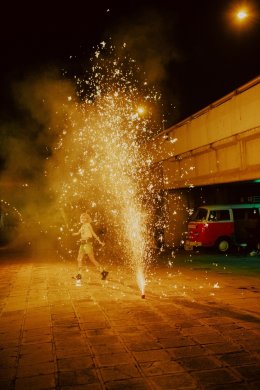 เราพบกันระยะสั้น เพื่อคิดถึงกันในระยะยาว! Bomb at Track ส่งเพลงใหม่ "ช่วงเวลาจุดพลุ" ความสุขเพียงเสี้ยววินาที แต่จดจำตลอดไป!