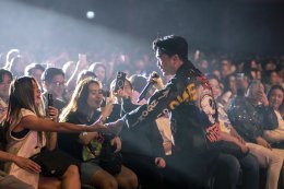 "พีธ พีระ" แท็กทีม 32+1 ศิลปินระดับตำนาน! เปิดไทม์แมชชีนระเบิดเวที "Hall of Friends Concert" ขนเพลงฮิตย้อนวัยสุดมัน!!!