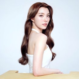 LOLANE NATURE CODE ดึง 'ออม-กรณ์นภัส' นั่งแท่นพรีเซนเตอร์คนล่าสุดอย่างเป็นทางการ ชวนคน GEN ใหม่กล้าเปลี่ยนลุคสนุกกับสีผม ในคอนเซปต์ "สวยทุกลุค ออร่าทุก GEN"