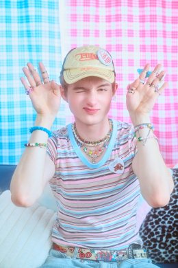 4 หนุ่ม GELBOYS คัมแบ็กซัมเมอร์! รีเมค "ไปน่ารักไกลๆ หน่อย" (GO CUTE FAR FAR) เสิร์ฟความคลั่งรักสไตล์ Gen Z โยกได้ตั้งแต่ครั้งแรกที่ฟัง