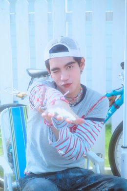 4 หนุ่ม GELBOYS คัมแบ็กซัมเมอร์! รีเมค "ไปน่ารักไกลๆ หน่อย" (GO CUTE FAR FAR) เสิร์ฟความคลั่งรักสไตล์ Gen Z โยกได้ตั้งแต่ครั้งแรกที่ฟัง