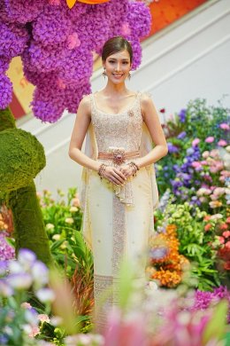 'ศรีริต้า เจนเซ่น ณรงค์เดช' ชวนสัมผัสมนต์เสน่ห์มหัศจรรย์สวนดอกไม้ 1 ล้านดอก 100 สายพันธุ์ พร้อมชวนเช็กอิน "วันแม่" ที่เดอะมอลล์ไลฟ์สโตร์ บางแค
