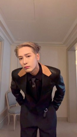 หล่อกร้าวใจ! ประมวลภาพ Jackson Wang ร่วมชมโชว์ Louis Vuitton Mens Spring-Summer 2027 ณ ปารีส กับการปรากฏตัวครั้งที่ 8 ในฐานะ Brand Ambassador