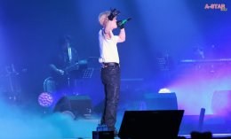 ดอกบัวชาบูบอสแจ! 'คิม แจจุง' สวมวิญญาณ Rock Star สุดเท่ เสิร์ฟเพอร์ฟอร์มสุดกร้าวใจพร้อมไลฟ์แบนด์ ใน "2025 KIM JAEJOONG ASIA TOUR CONCERT Beauty in Chaos in BANGKOK"