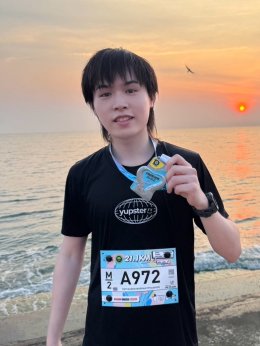 ธีสิสก็ต้องทำ ฮาล์ฟก็ต้องวิ่ง! 'มังกร วง Yes Indeed' ใจเกินร้อย ซ้อมน้อยแต่ปังมาก!