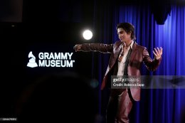 'Jeff Satur' ศิลปินไทยคนแรก สร้างประวัติศาสตร์ในสหรัฐอเมริกา! ร่วมโชว์ในรายการ "Good Day New York" และ "Global Spin Live" ที่ "Grammy Museum"