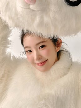 IRENE (ไอรีน) ถ่ายทอดเรื่องราวที่อยากบอกกับตัวเองและแฟนคลับผ่านอัลบั้มเต็มชุดแรก "Biggest Fan" รวบรวม 10 เพลง ส่งต่อความเชื่อมั่นและการสนับสนุนในฐานะแฟนตัวยงของกันและกัน