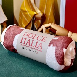 ห้างเซ็นทรัลจับมือ ITA แท็กทีม 'ลีน่า - ดัง' เปิดงาน "CENTRAL DOLCE ITALIA 2026" ชวนสนุกสไตล์อิตาเลียน จัดเต็มแฟชั่นโชว์ อาหาร ดนตรี และเวิร์กชอป พร้อมช้อปแบรนด์อิตาลีและรับของสมนาคุณ วันนี้ - 24 พ.ย. 2569